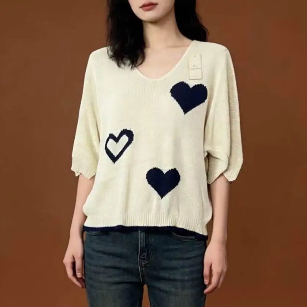 MADE IN ITALY Heart Patterned Cream and Black Sweater